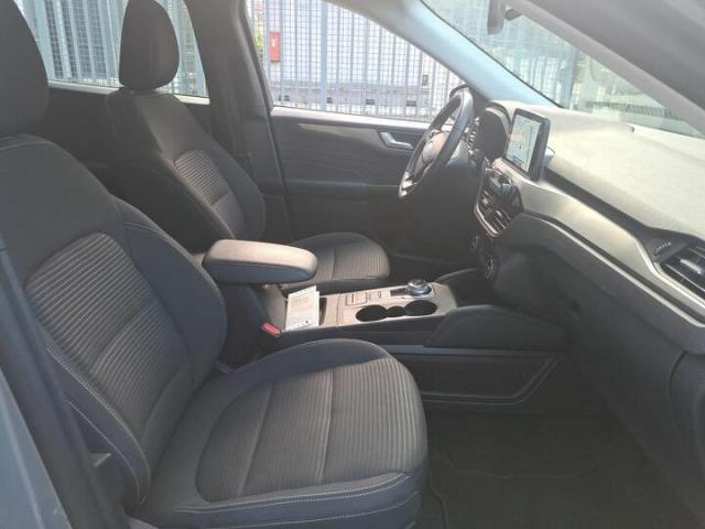 Ford Kuga image 5