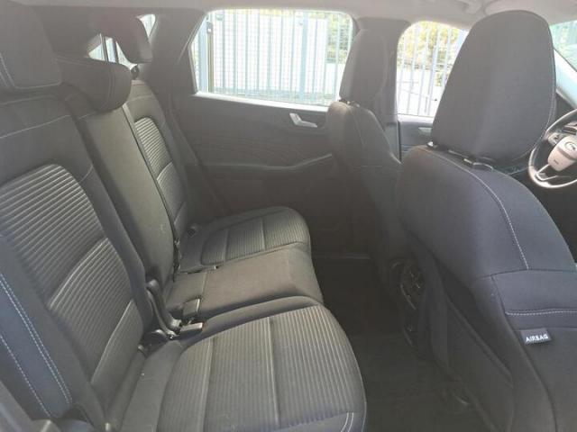 Ford Kuga image 9