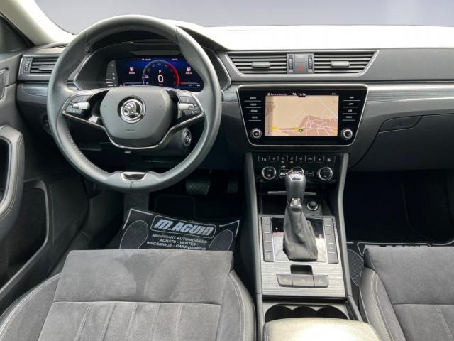 Skoda Superb Combi image 9