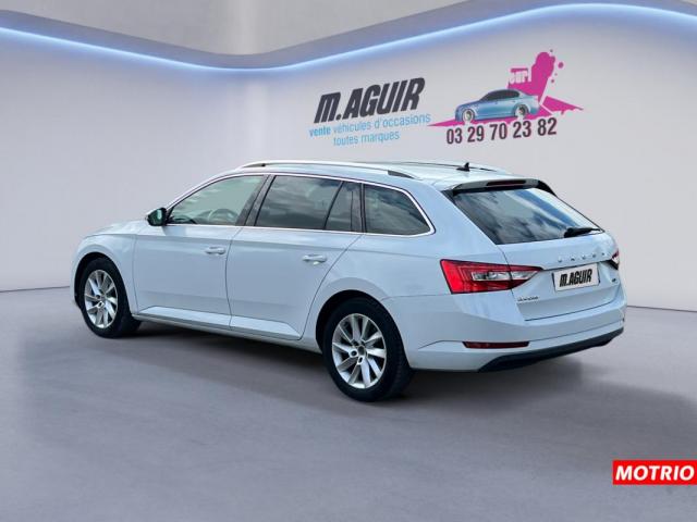 Skoda Superb Combi image 6