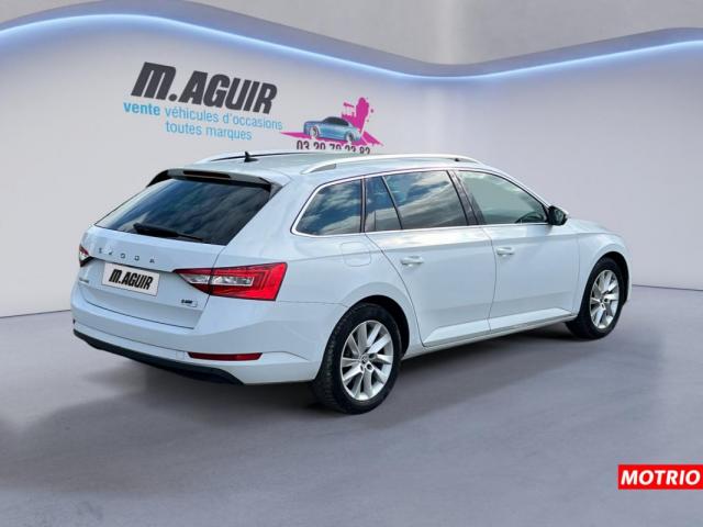 Skoda Superb Combi image 5