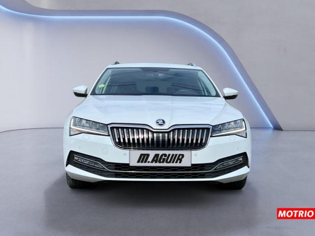 Skoda Superb Combi image 3