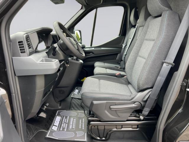 Renault Master image 1
