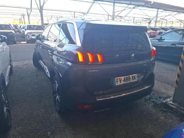 Peugeot 5008 image 2