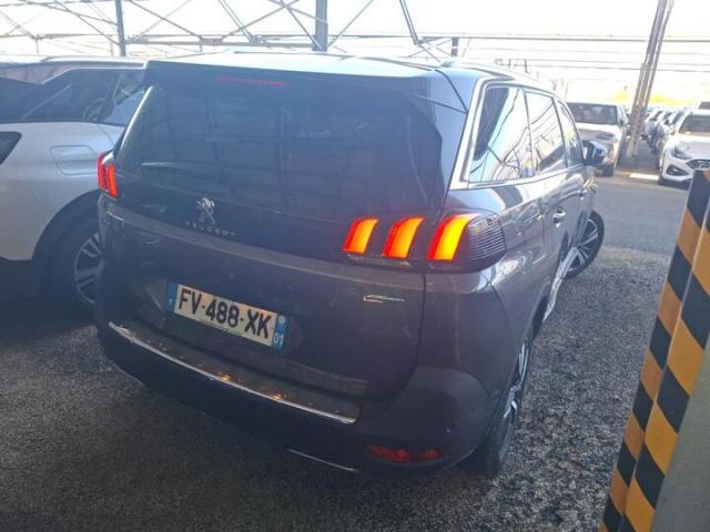 Peugeot 5008 image 3