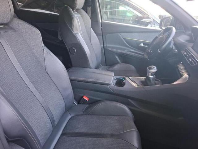 Peugeot 5008 image 9