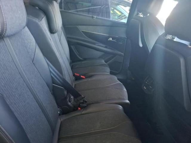 Peugeot 5008 image 1