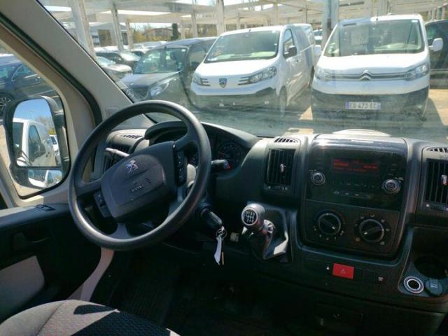 Peugeot Boxer image 2