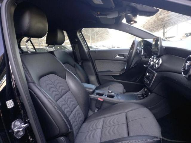 Mercedes Benz Gla image 1