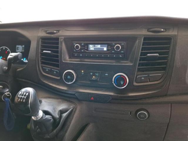 Ford Transit Custom image 9