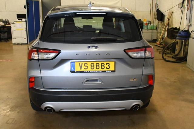 Ford Kuga image 6