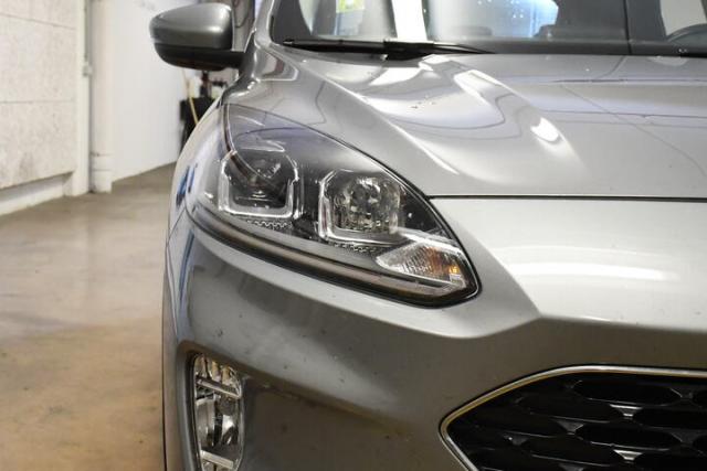 Ford Kuga image 4