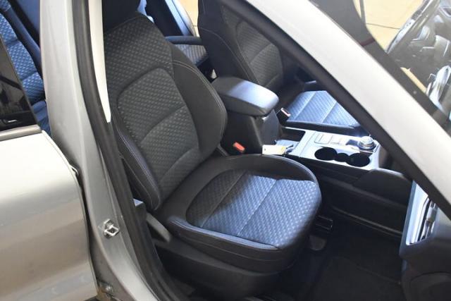 Ford Kuga image 5