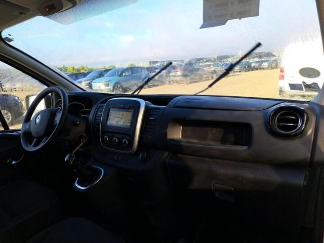 Renault Trafic image 8