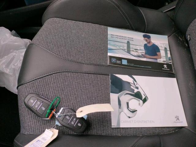 Peugeot 3008 image 2