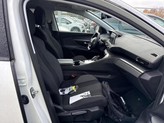 Peugeot 3008 image 3