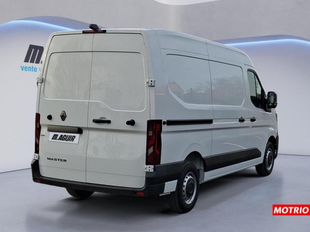 Renault Master image 8