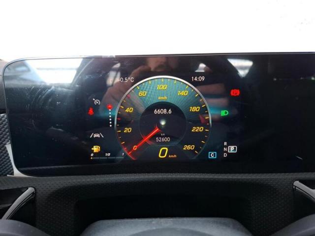 Mercedes Benz Cla image 8