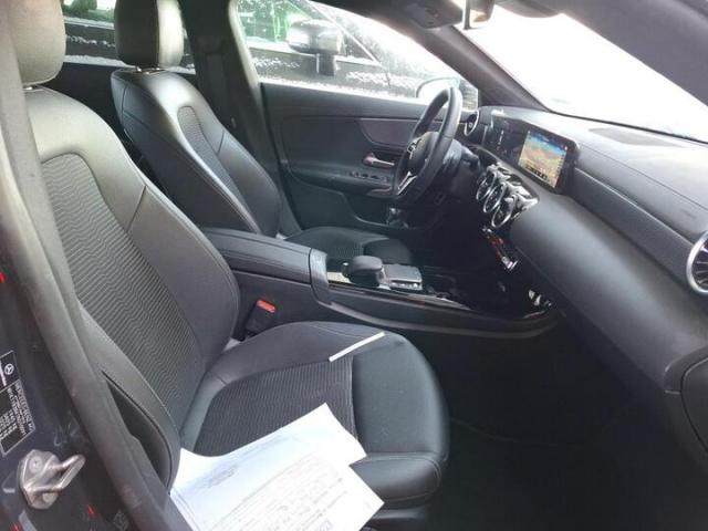 Mercedes Benz Cla image 7