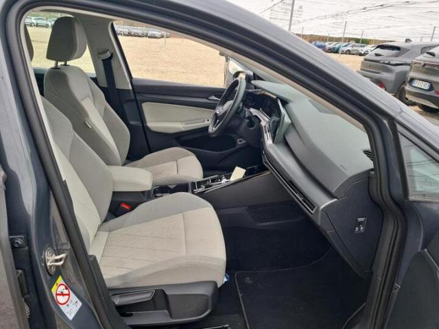 Volkswagen Golf image 8