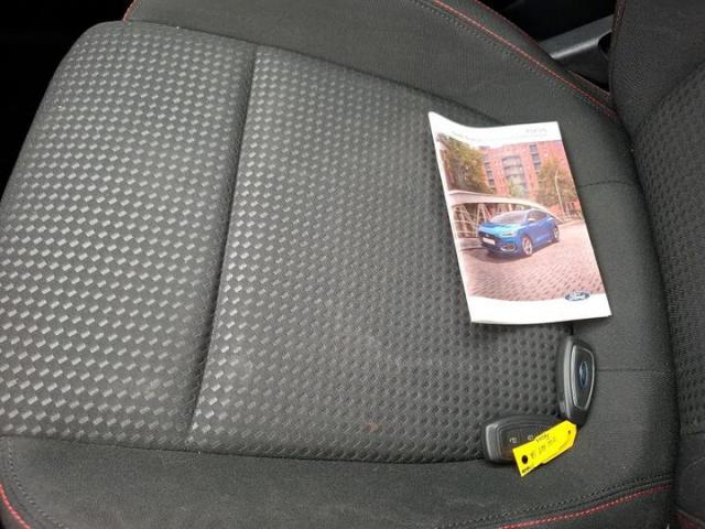 Ford Focus image 8