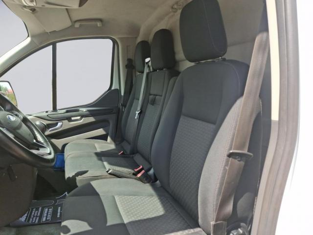Ford Transit Custom image 6