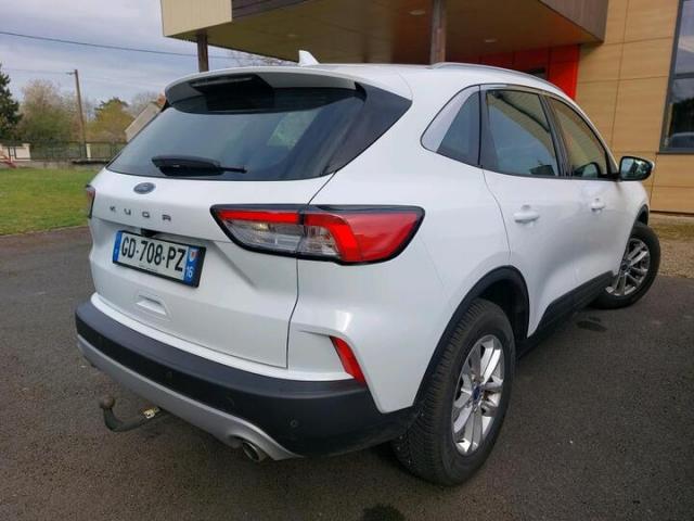 Ford Kuga image 3