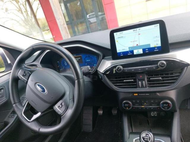 Ford Kuga image 3