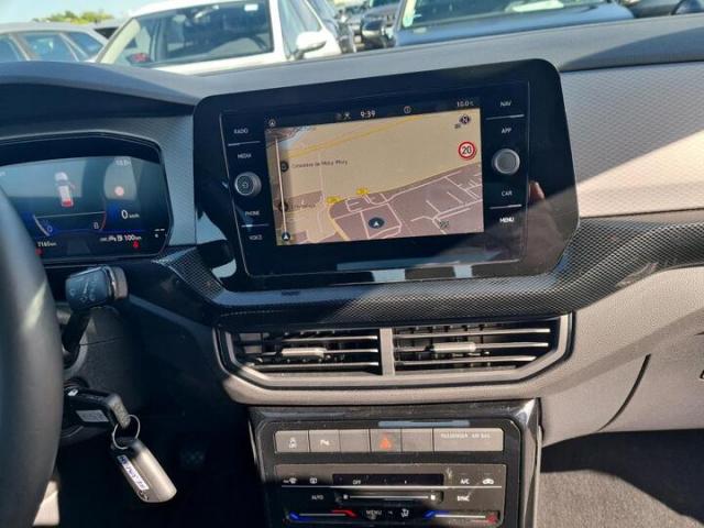 Volkswagen T-Cross image 2