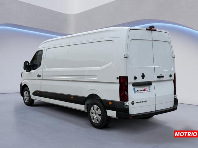 Renault Master image 2