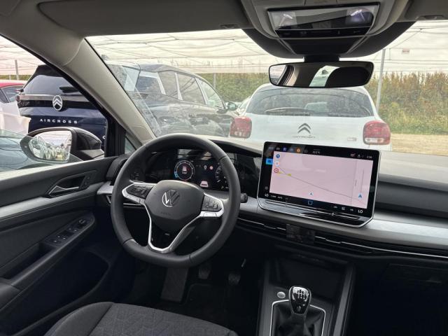 Volkswagen Golf image 9