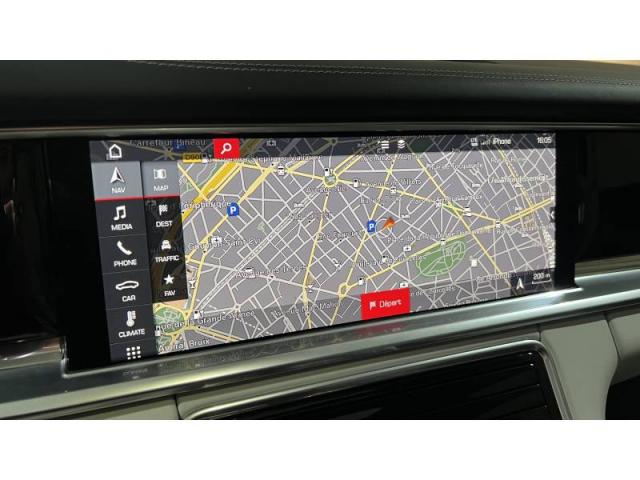 Porsche Panamera image 2