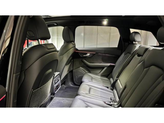 Audi Q7 image 7