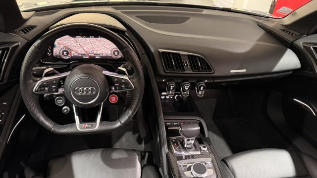 Audi R8 Spyder image 1