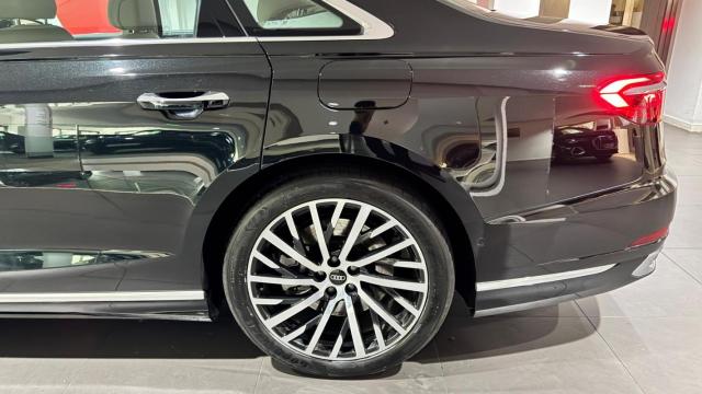 Audi A8 image 2