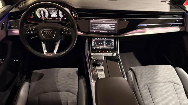 Audi Q7 image 1