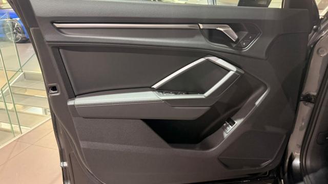 Audi Q3 image 7
