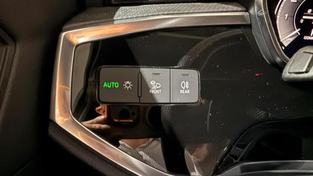 Audi Q3 image 1