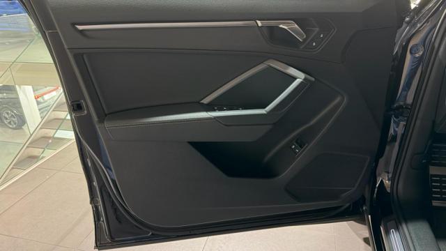 Audi Q3 image 2