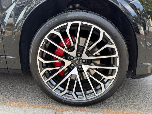 Audi Q8 image 8