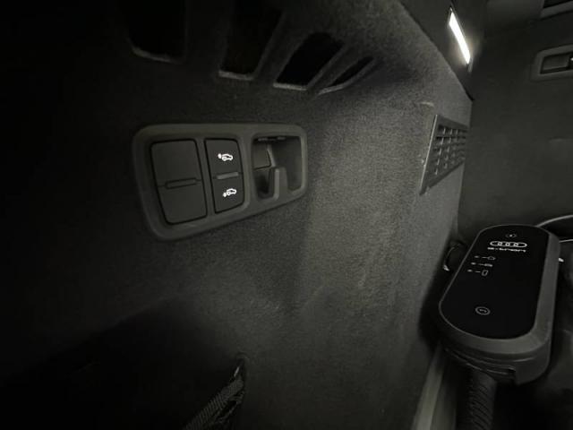 Audi Q8 image 8