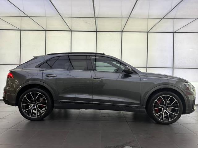Audi Q8 image 1