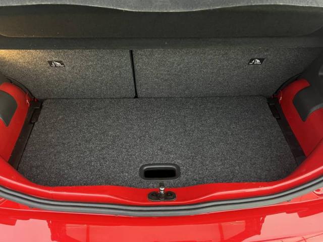 Volkswagen Up! image 2