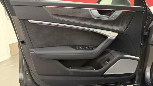 Audi Rs6 Avant image 9