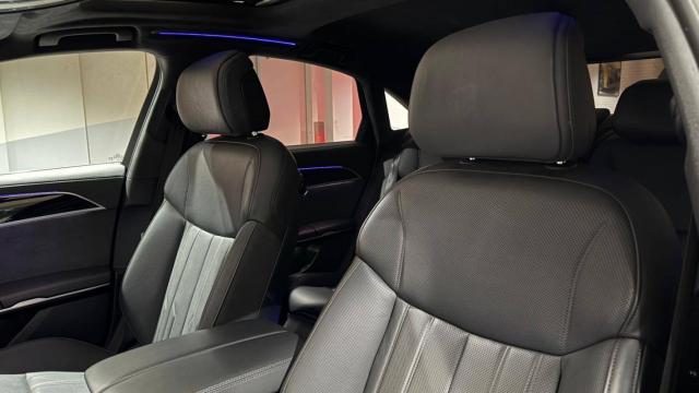 Audi A8 image 6