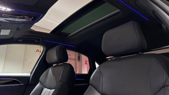 Audi A8 image 2