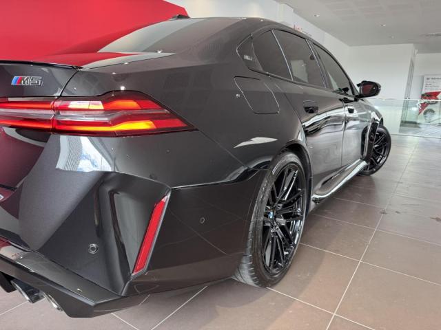 Bmw M5 image 5
