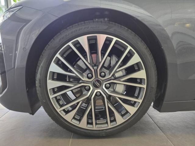 Audi E-Tron image 7