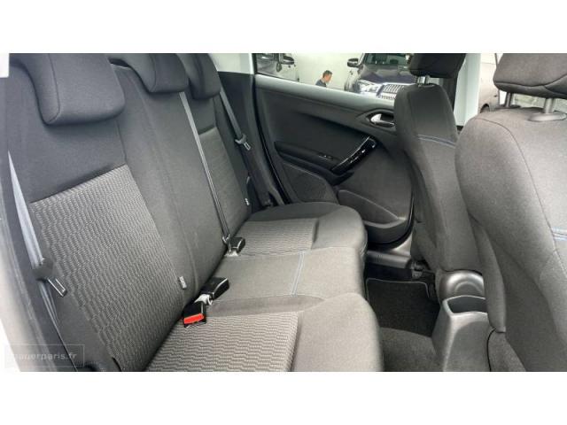 Peugeot 208 image 1