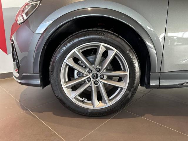 Audi Q3 image 4